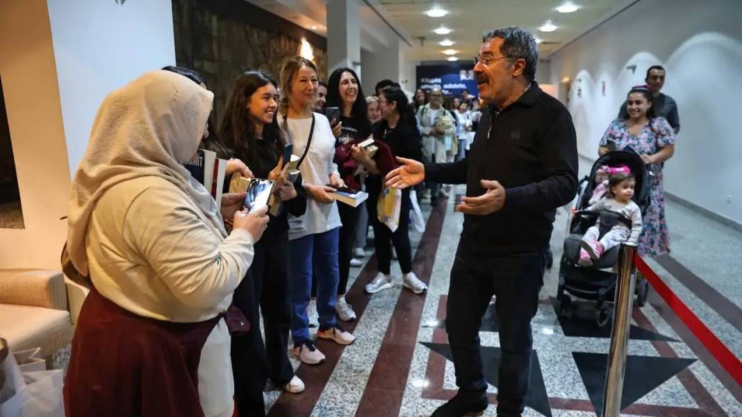 Antalya Kitap Fuarı’nda Ahmet Ümit Rüzgarı! 3